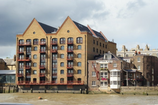 a large building