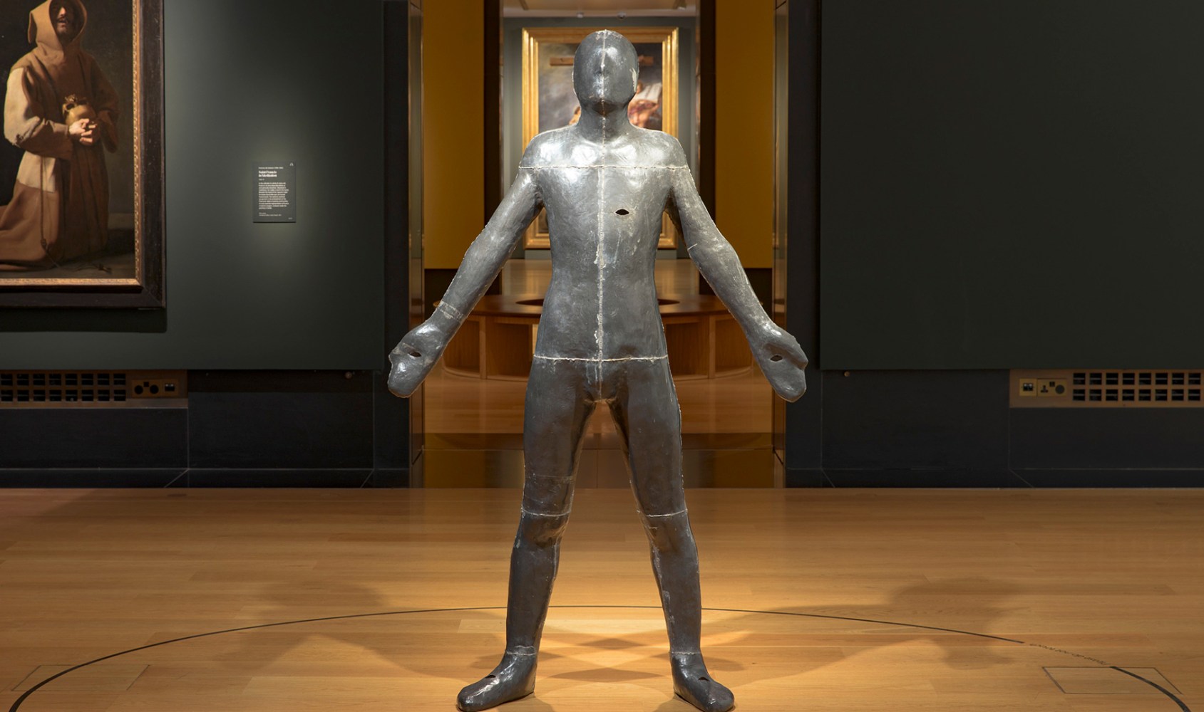 a statue of a person